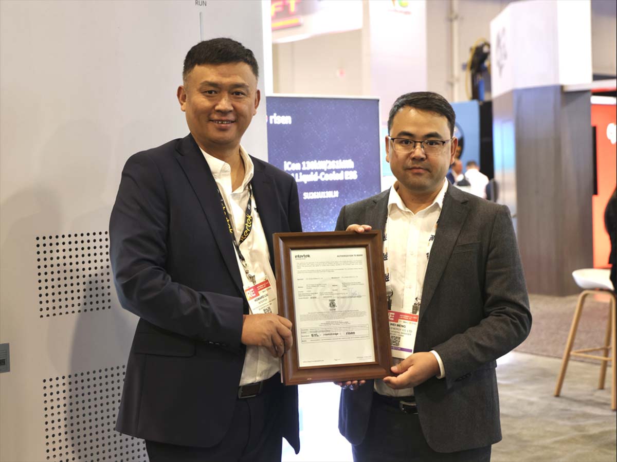 Howard Liu, Ph.D., Director of Engineering for Global Energy of Intertek (left) and Meng Wei, Deputy General Manager of Risen Energy (right) witnessed the certification ceremony